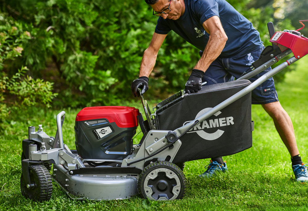 OPTIMUS™ All Terrain Rasenmäher 76 cm Lenkrollen